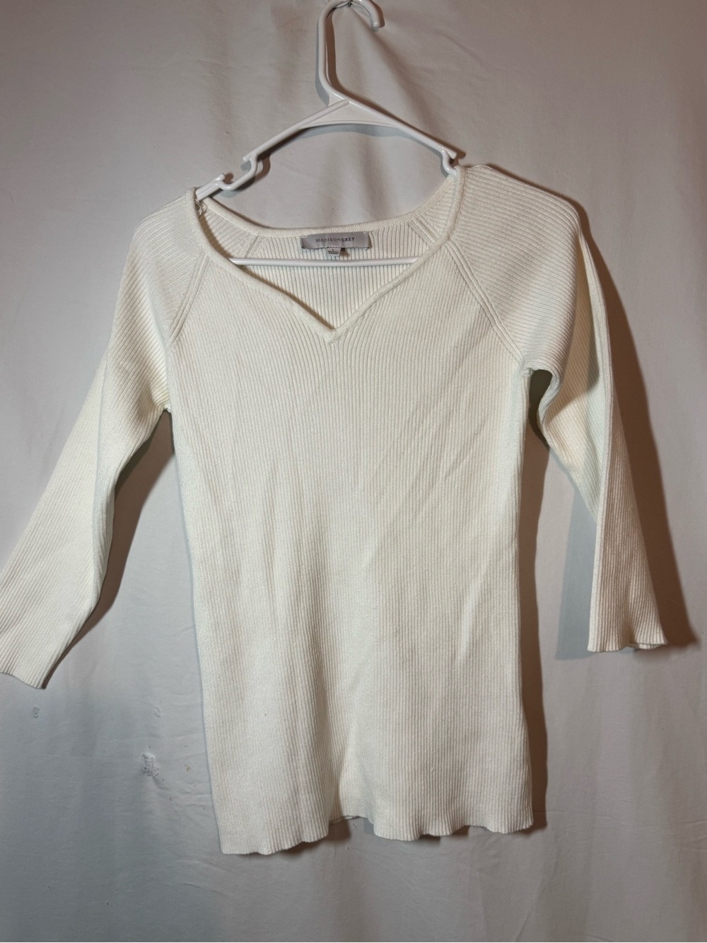 MadisonGrey Womens L Ivory Ribbed Knit V Neck 3/4 Sleeve Fitted Sweater Top